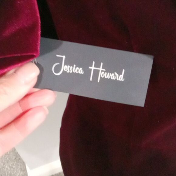 Jessica Howard Burgundy Velvet Midi Dress With Rosette Embelishment Size 8 NWT - Picture 4 of 4